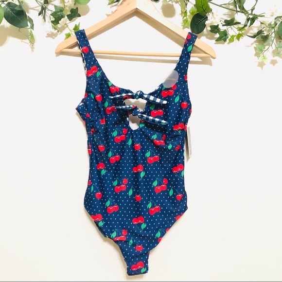 ✨Juicy couture Reversible one piece bathing suit - Picture 3 of 8